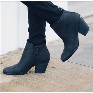 Cole Haan Chesney Ankle Booties Grey Leather 5.5B